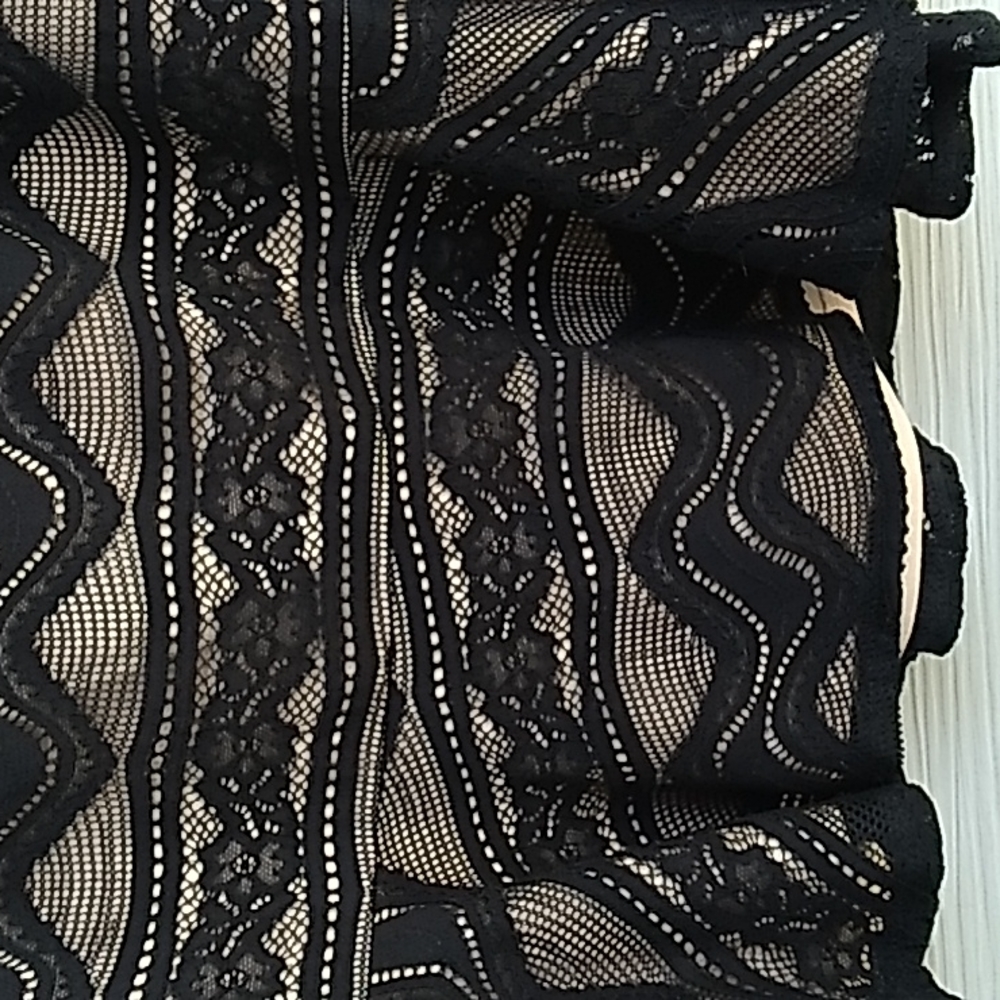 Vintage Black Lace Skirt with Lining inside - Picture 3 of 5